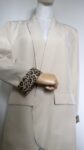 Blazer léopard beige et un débardeur en maille blanc