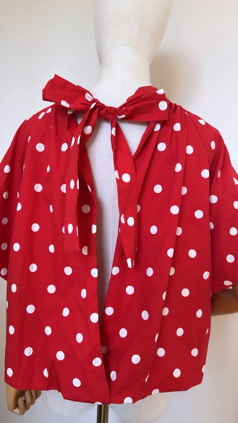 Blouse Cape à Pois Rouge et Blanc, Nœud Dos Nu