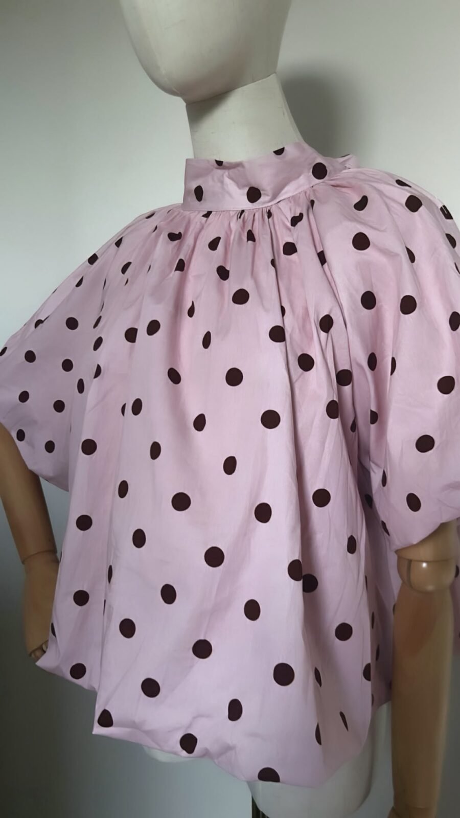 Blouse Cape à Pois Rose et Marron, Nœud Dos Nu