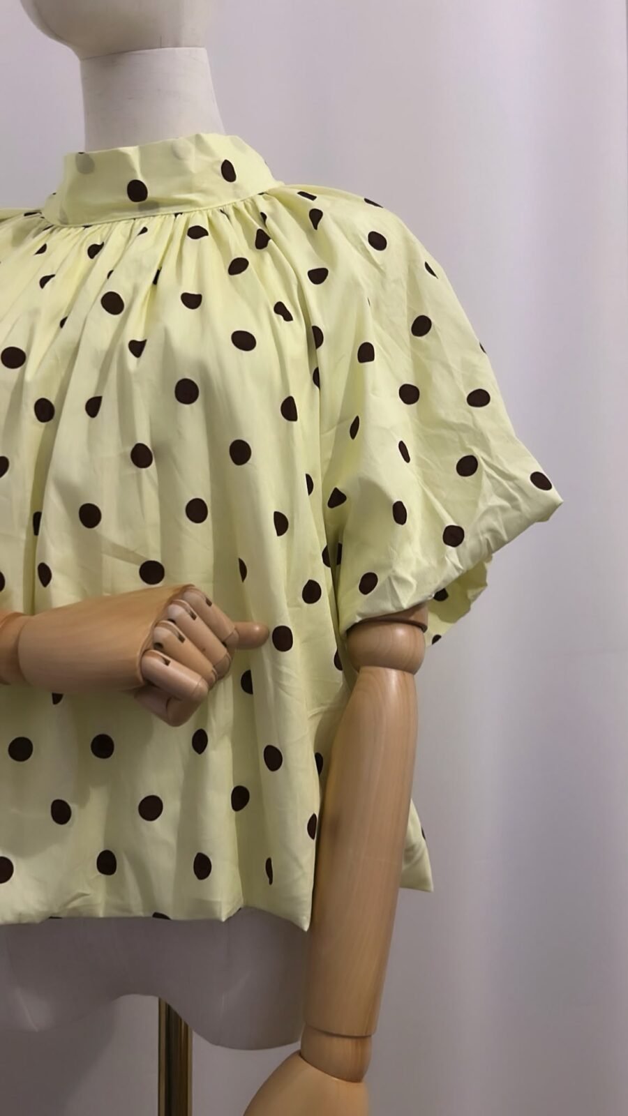 Blouse Cape à Pois Jaune Pâle et Marron, Nœud Dos Nu