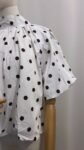 Blouse cape Blanche à pois noir, Noeud dos Nu