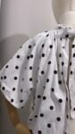 Blouse cape Blanche à pois noir, Noeud dos Nu